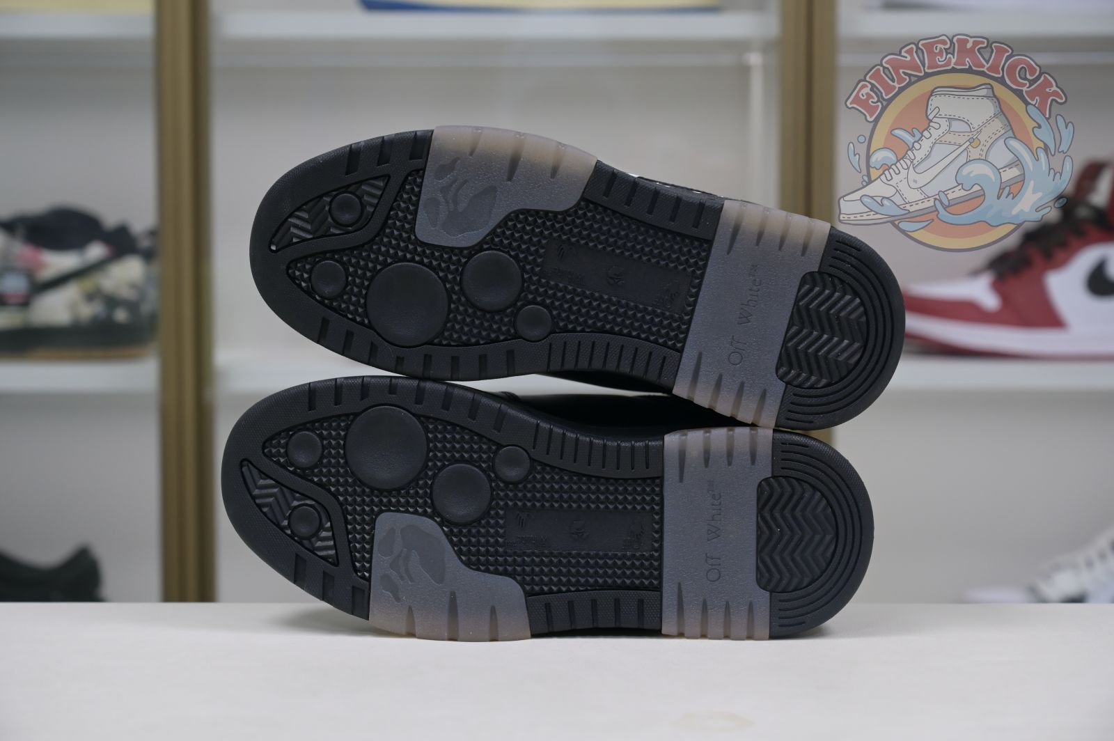 OFF-WHITE Ous Of Office