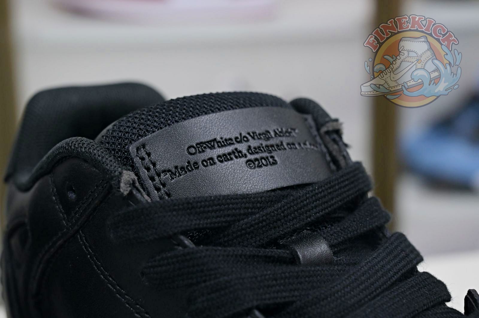 OFF-WHITE Ous Of Office