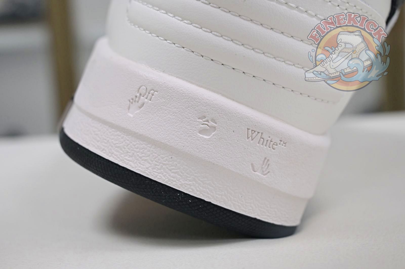 OFF-WHITE Ous Of Office