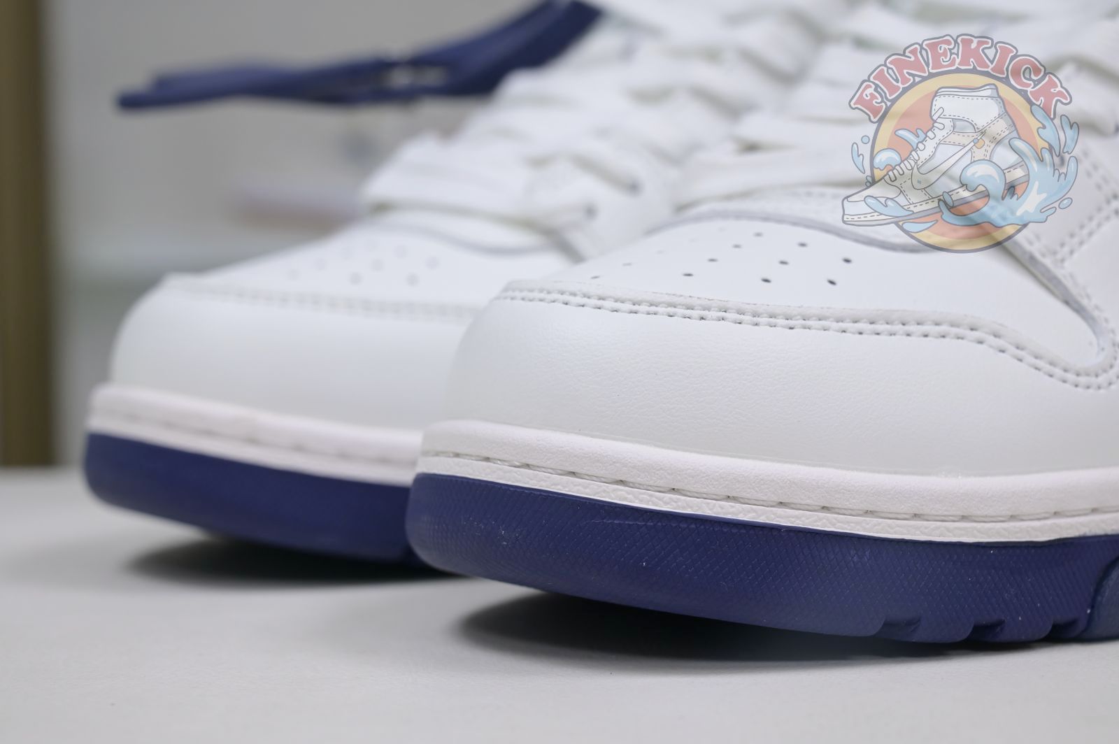 OFF-WHITE Ous Of Office