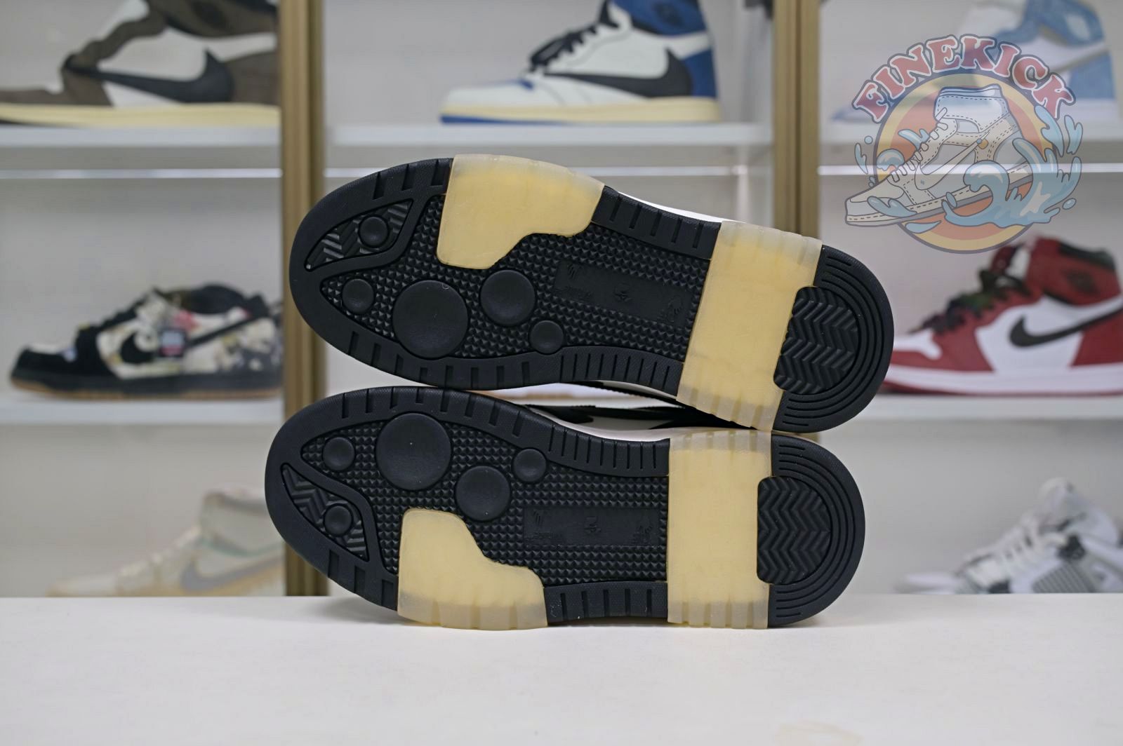 OFF-WHITE Ous Of Office