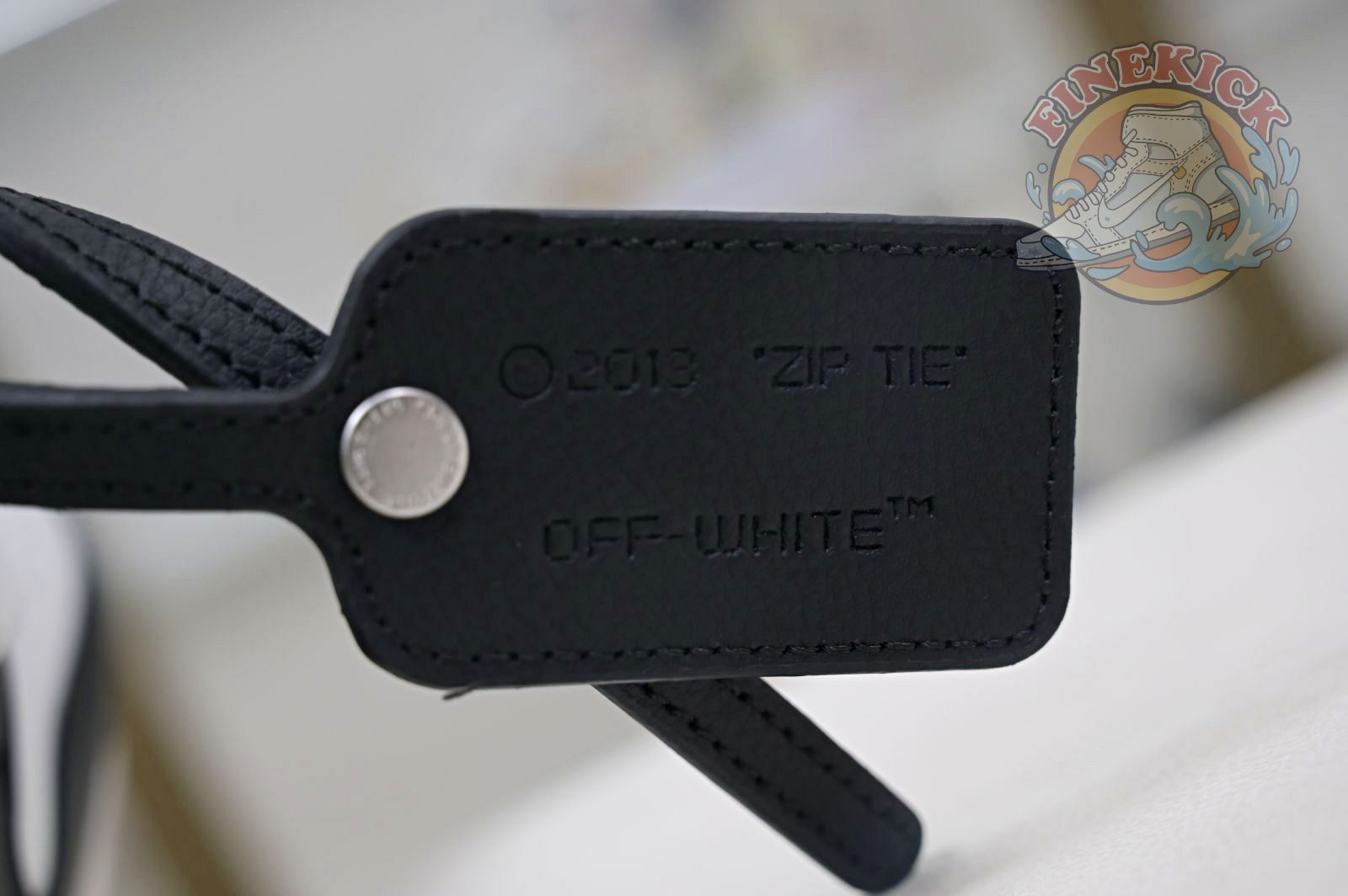 OFF-WHITE Ous Of Office