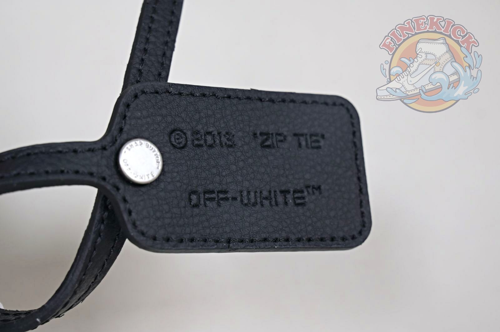 OFF-WHITE Ous Of Office