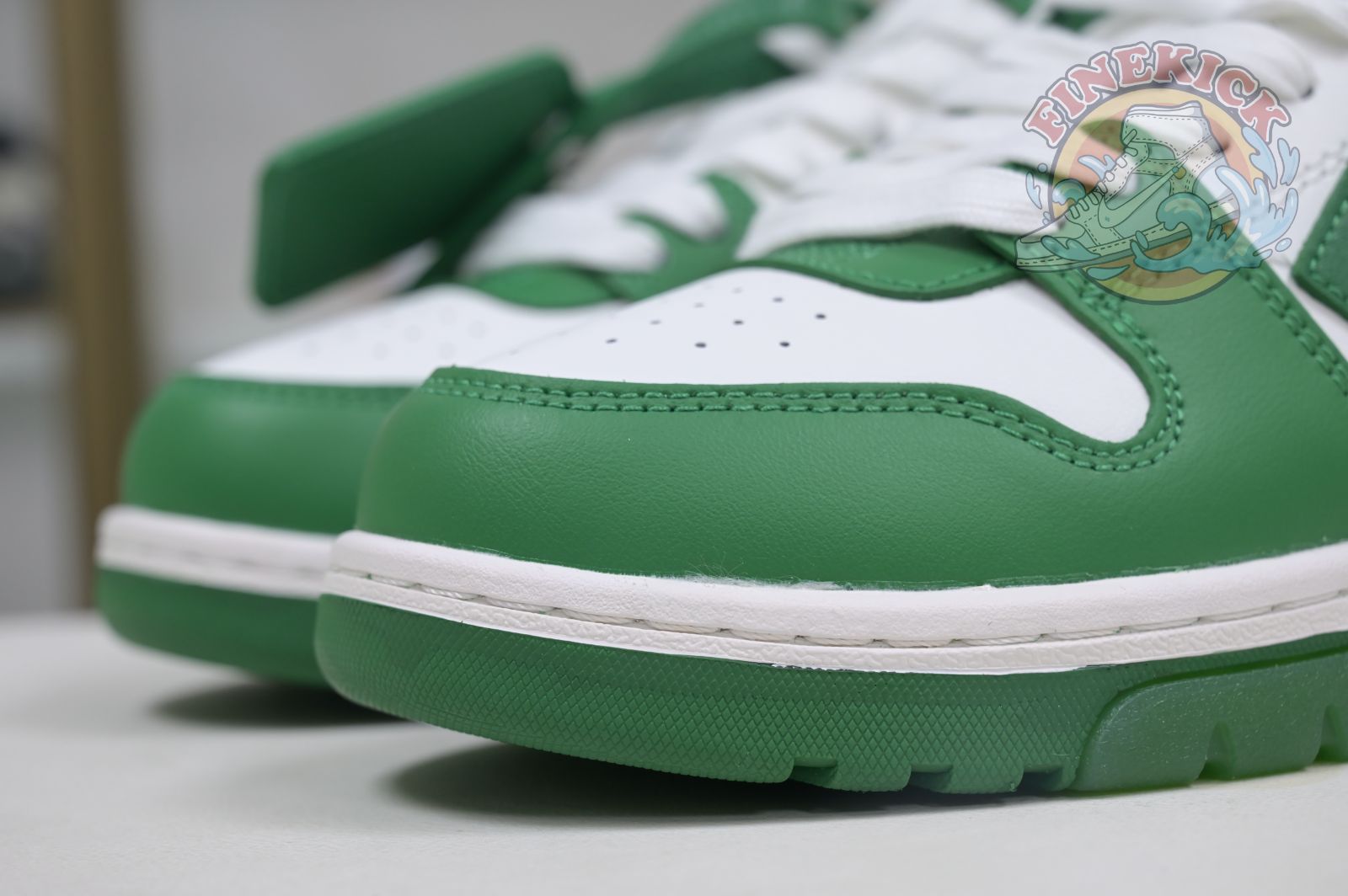 OFF-WHITE Ous Of Office