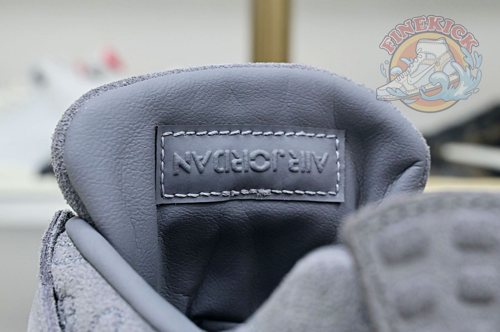 Air Jordan 4 retro kaws