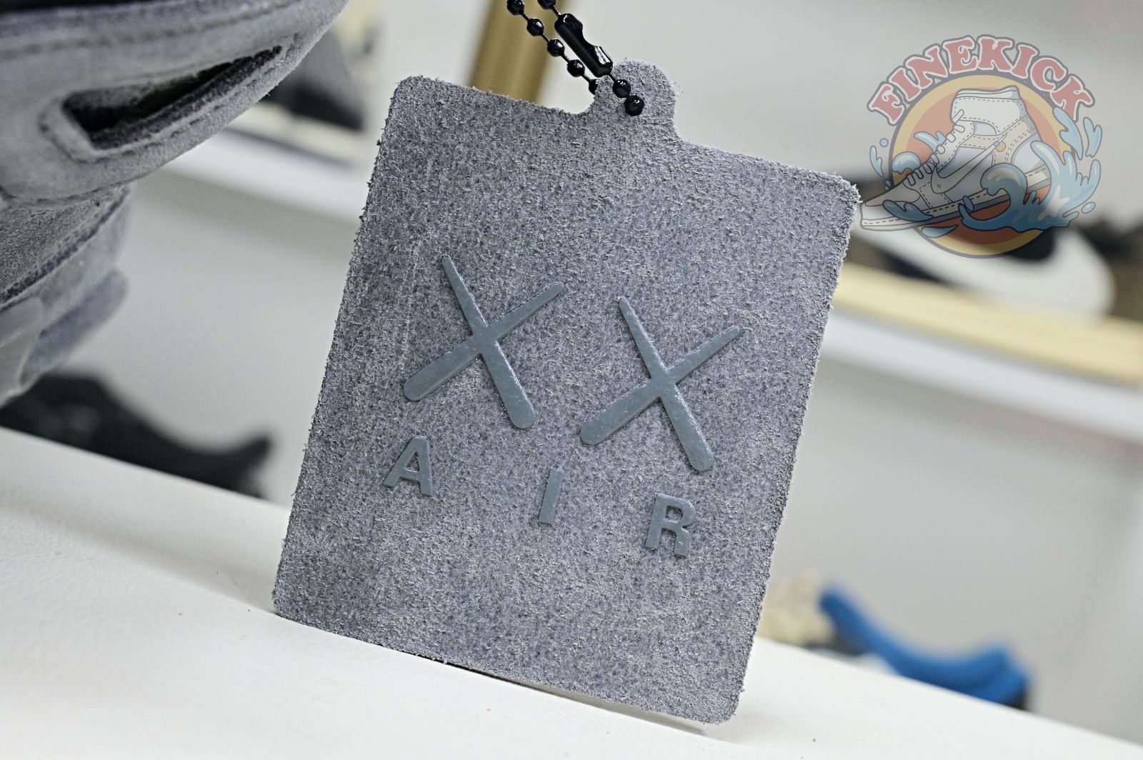 Air Jordan 4 retro kaws