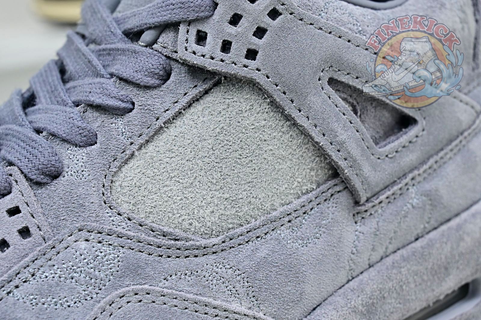 Air Jordan 4 retro kaws