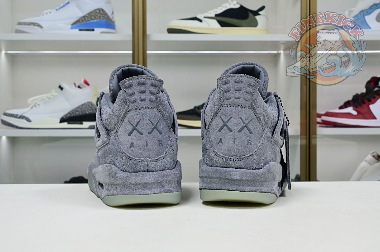 Air Jordan 4 retro kaws