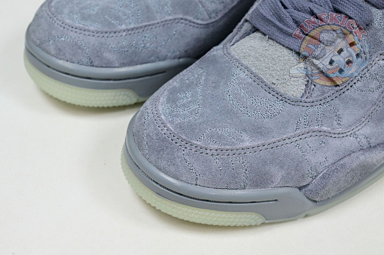 Air Jordan 4 retro kaws