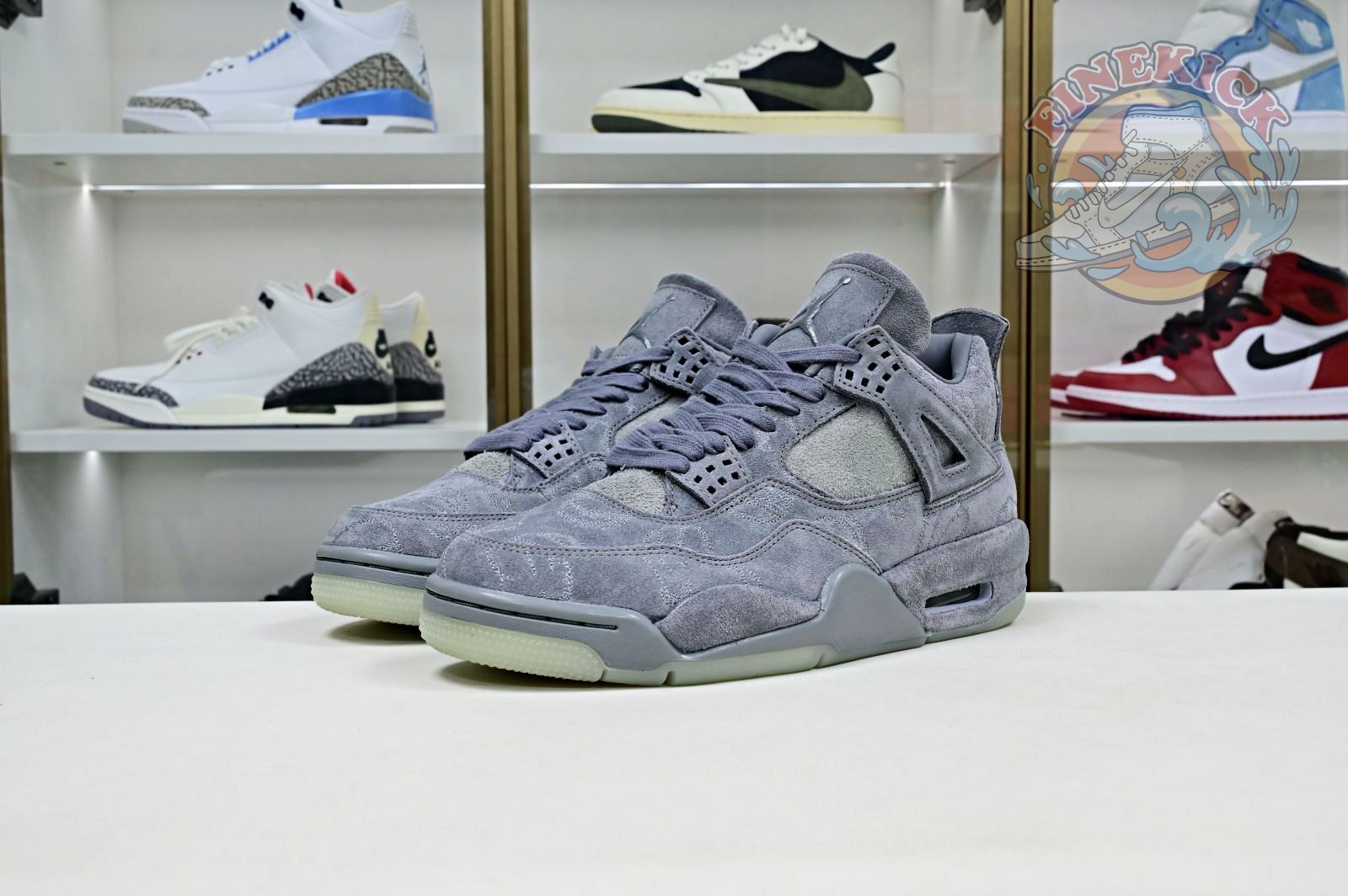 Air Jordan 4 retro kaws