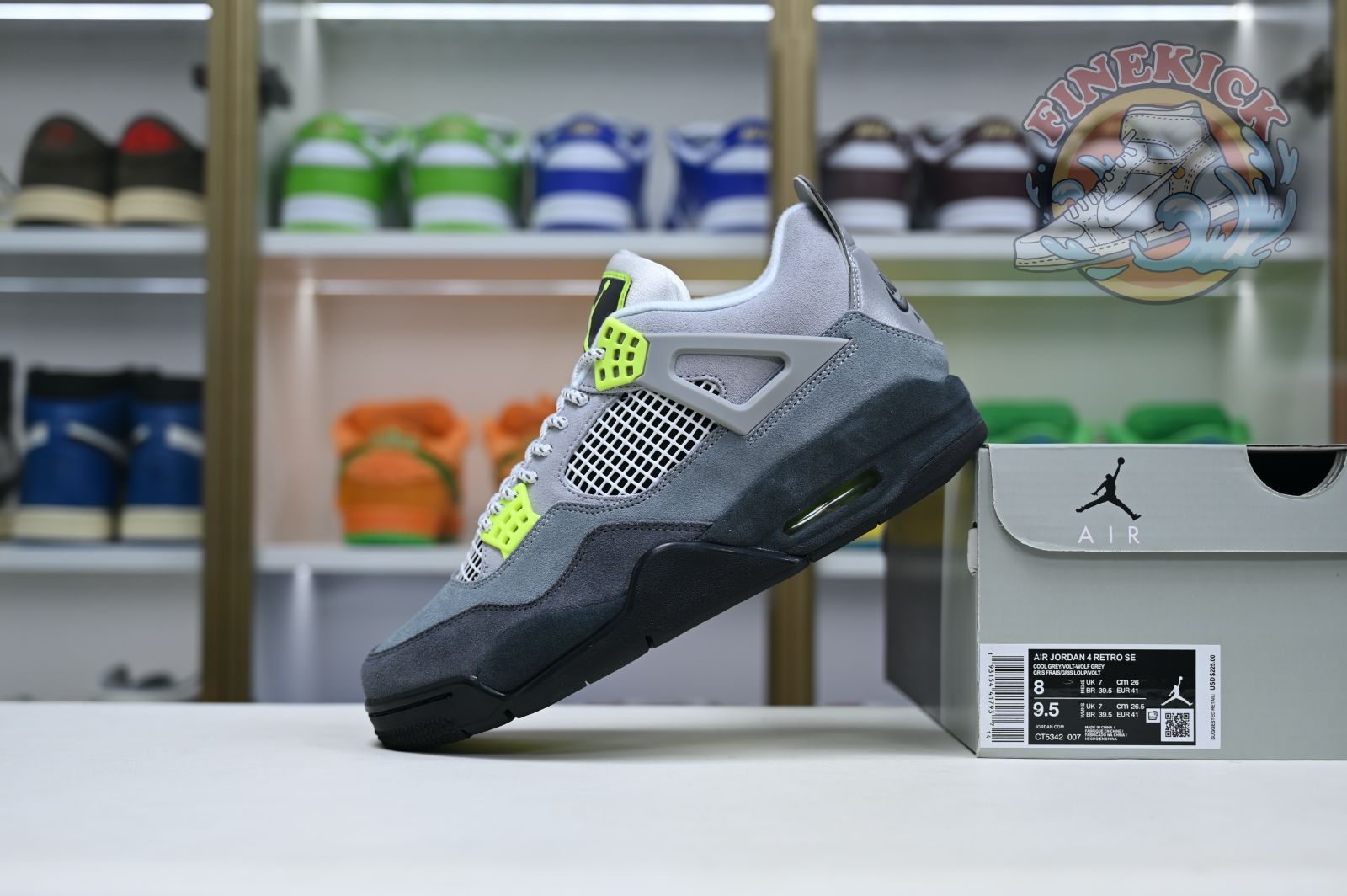 Air Jordan 4 retro se'95neon