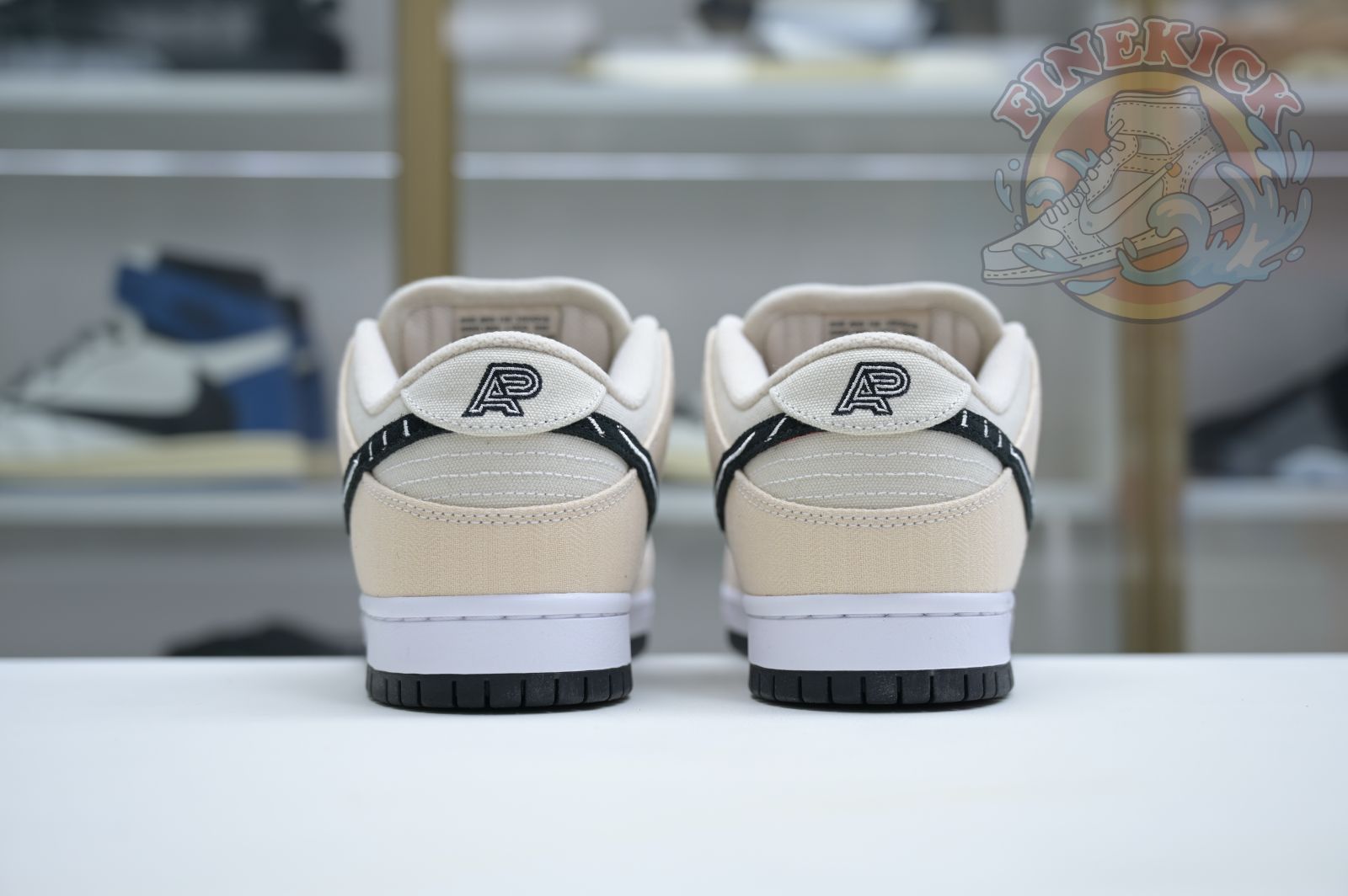Albino & Preto x Nike Dunk SB Low Pro