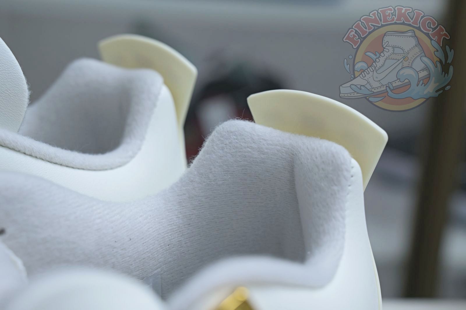 Air Jordan 4