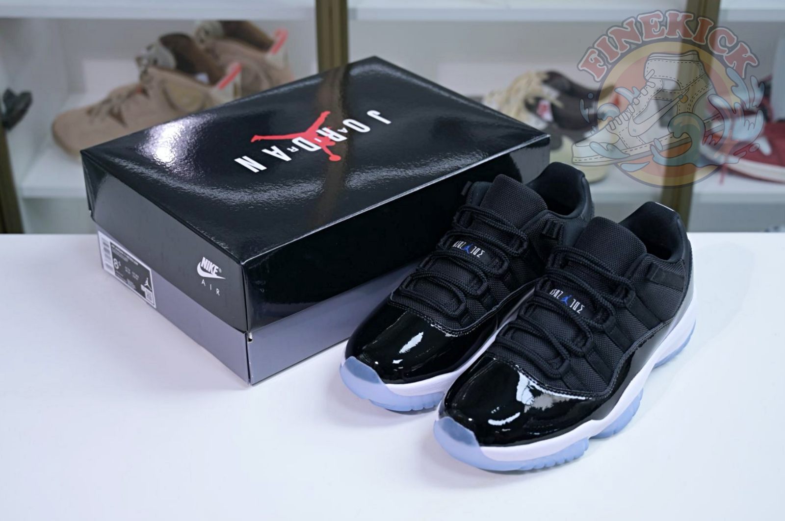 Air Jordan 11 Low