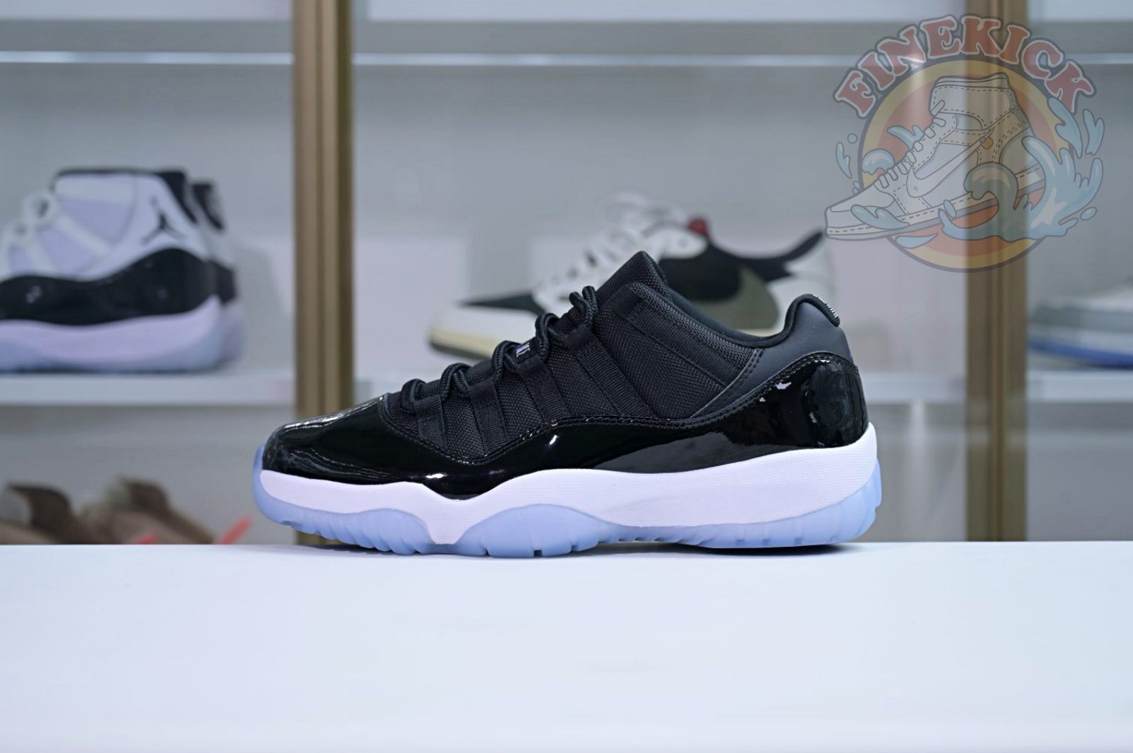 Air Jordan 11 Low 