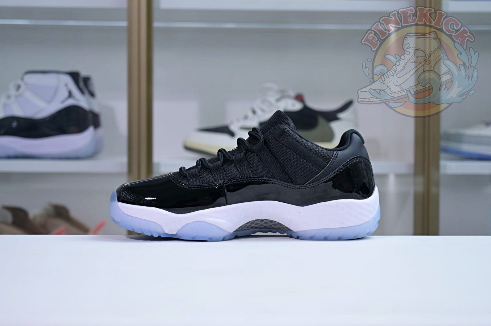 Air Jordan 11 Low 