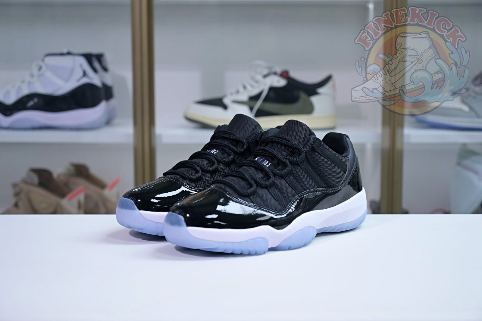 Air Jordan 11 Low 