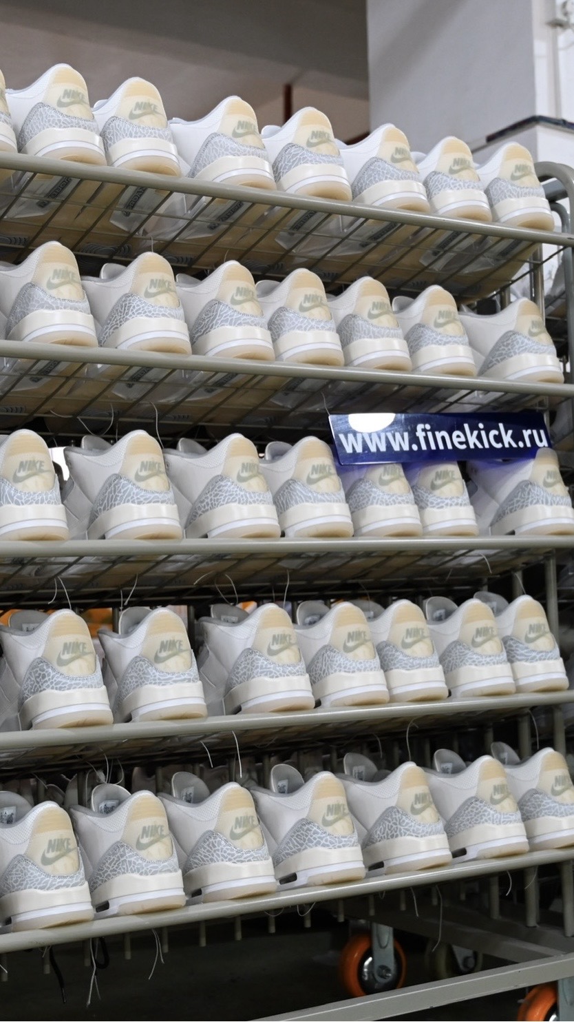 As shown in the picture, It's the daily production of finekick, and this is only part of it! quality and technology 100% legit, what shoes you want just text me.