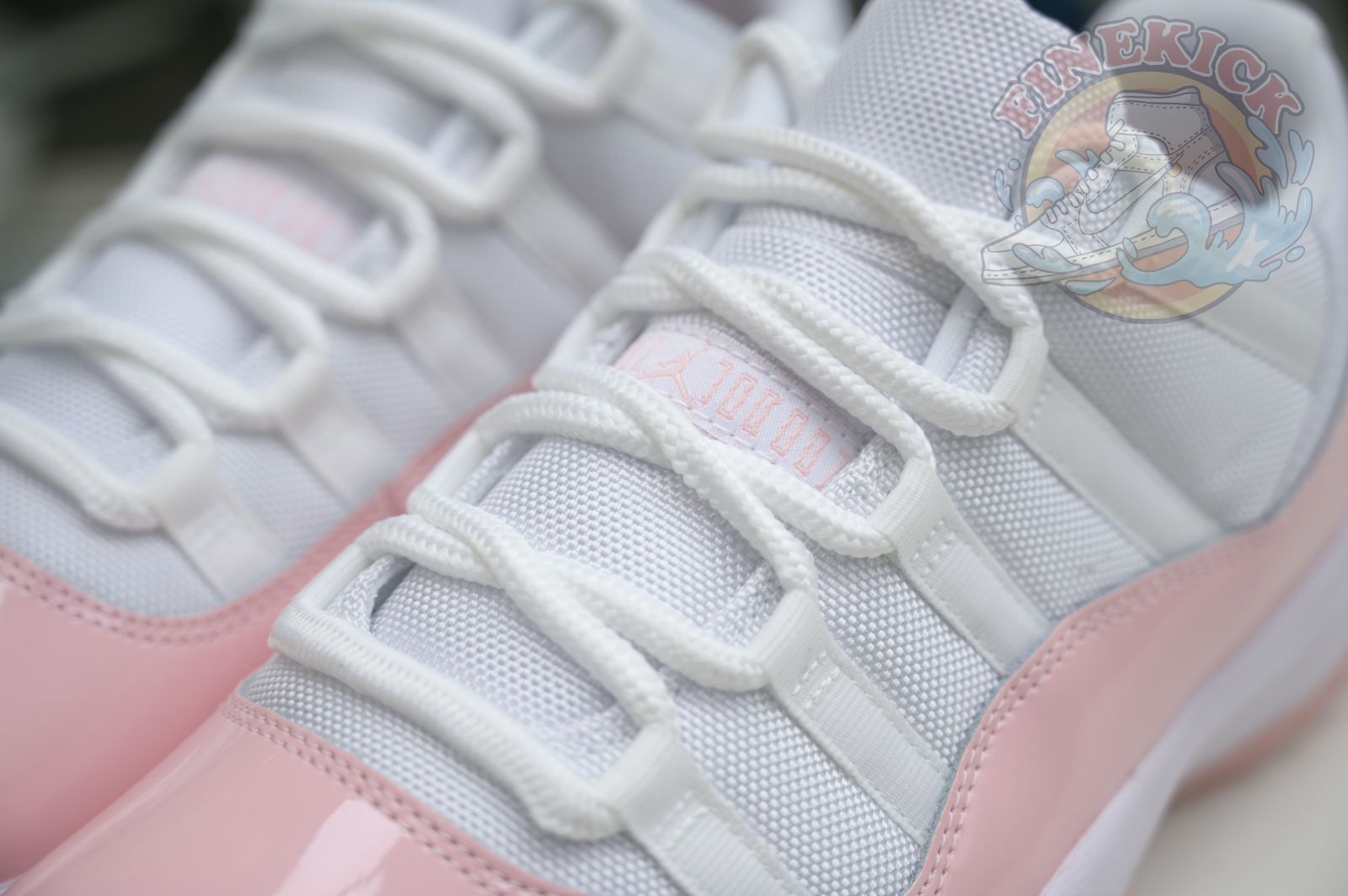 Air Jordan 11 Low WMNS