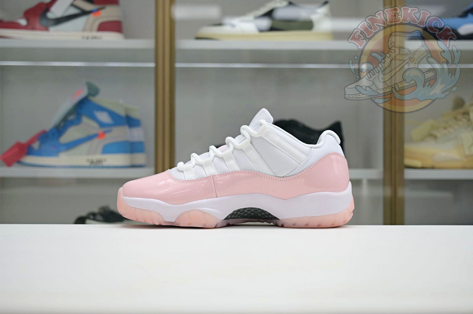Air Jordan 11 Low WMNS