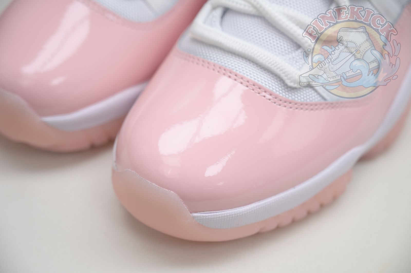 Air Jordan 11 Low WMNS
