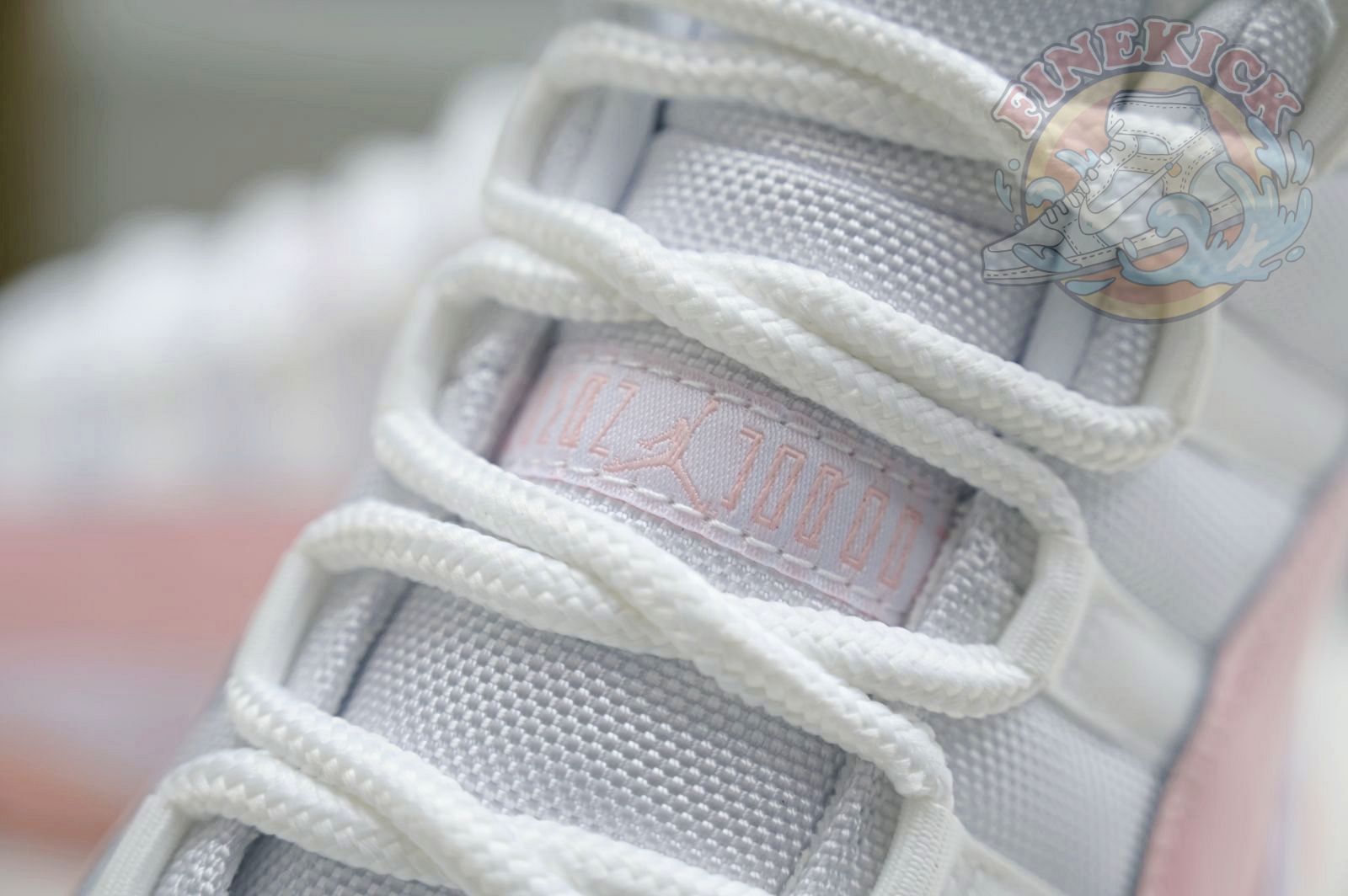 Air Jordan 11 Low WMNS