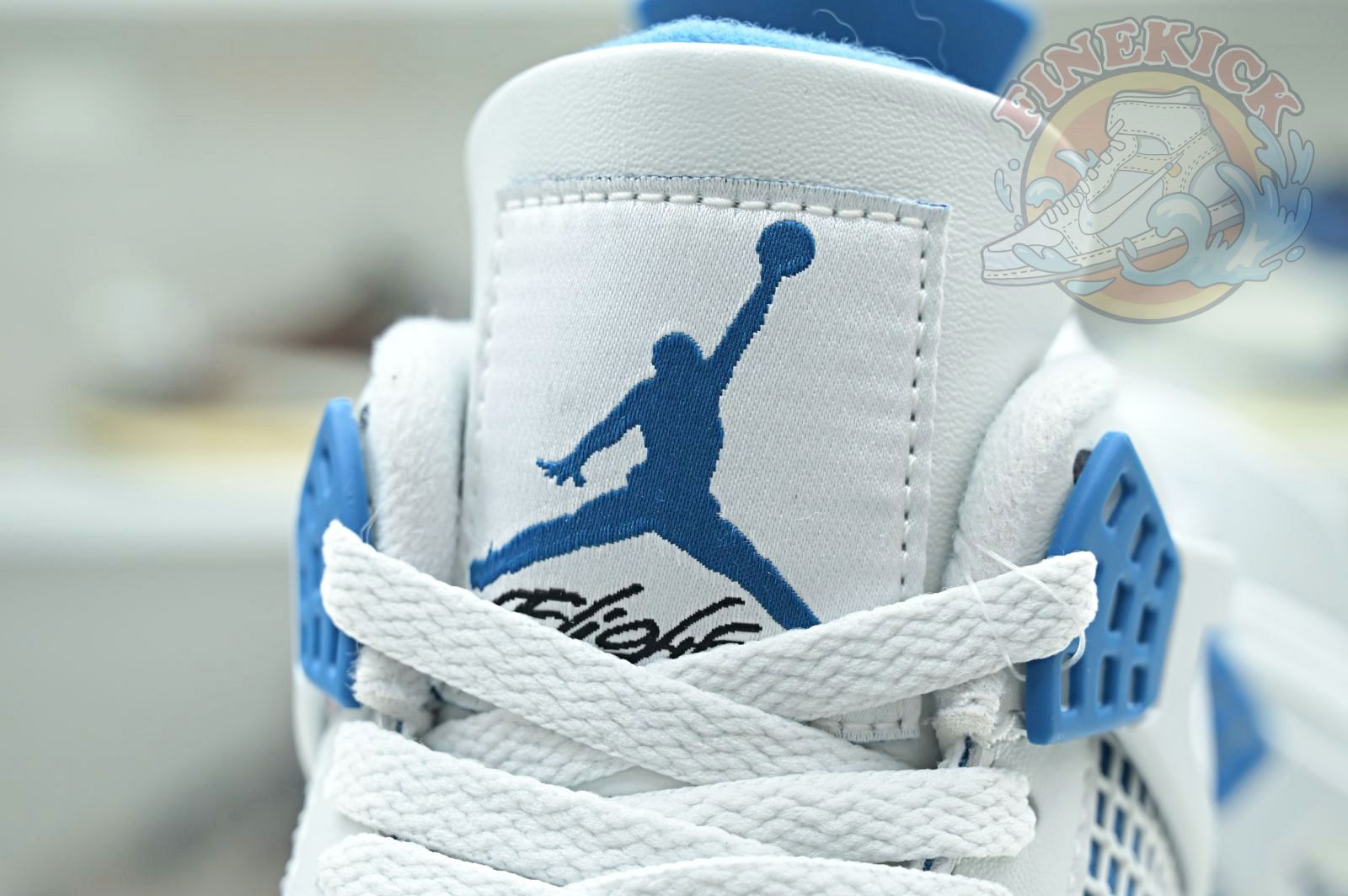 Air Jordan 4