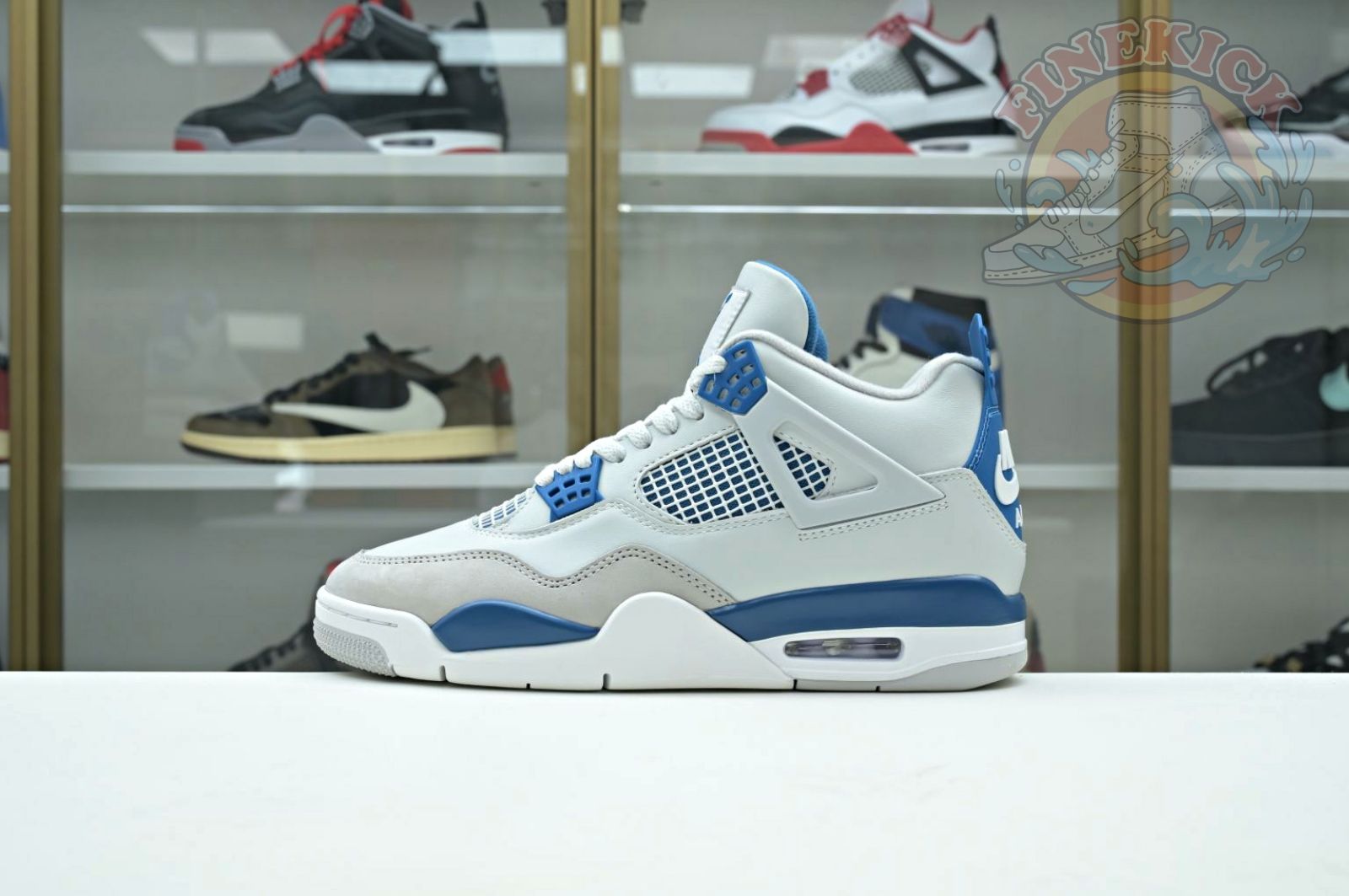 Air Jordan 4