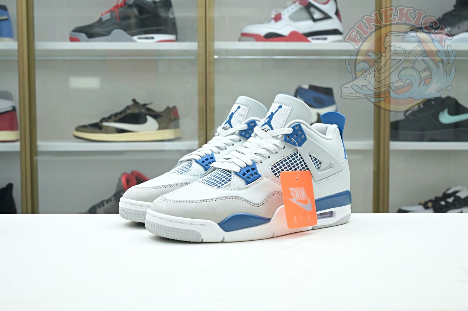 Air Jordan 4