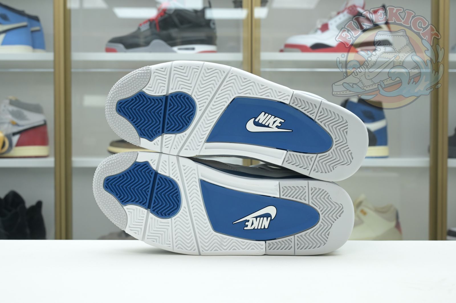 Air Jordan 4
