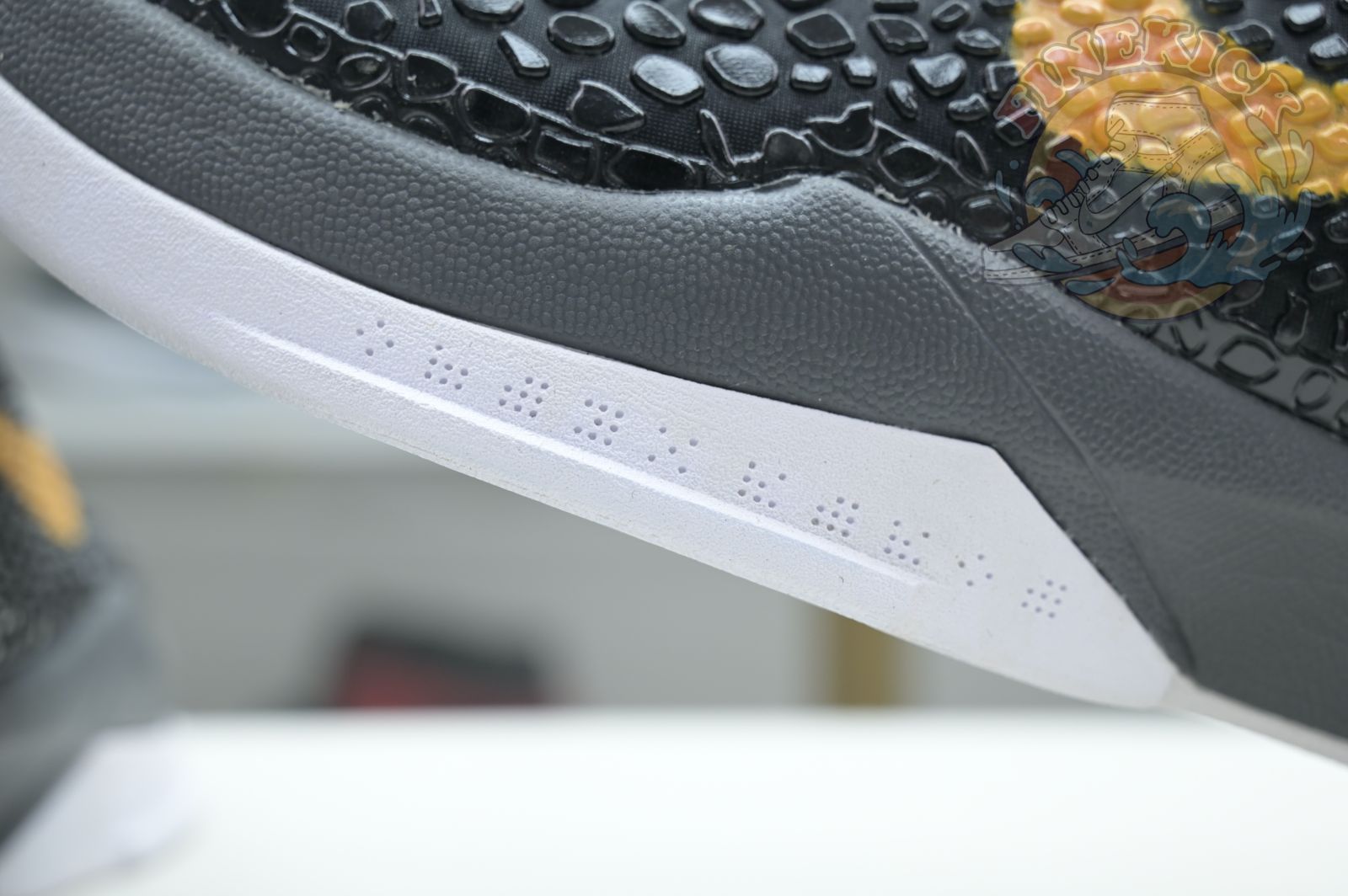 Nike Zoom Kobe 6 Black Del Sol