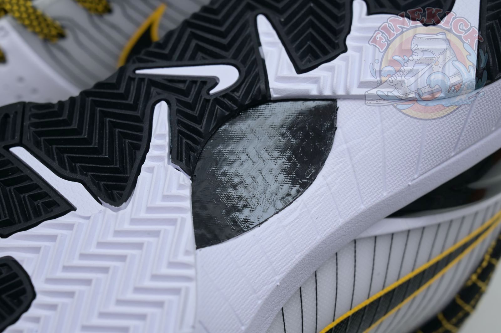 Nike Zoom Kobe 4 Protro