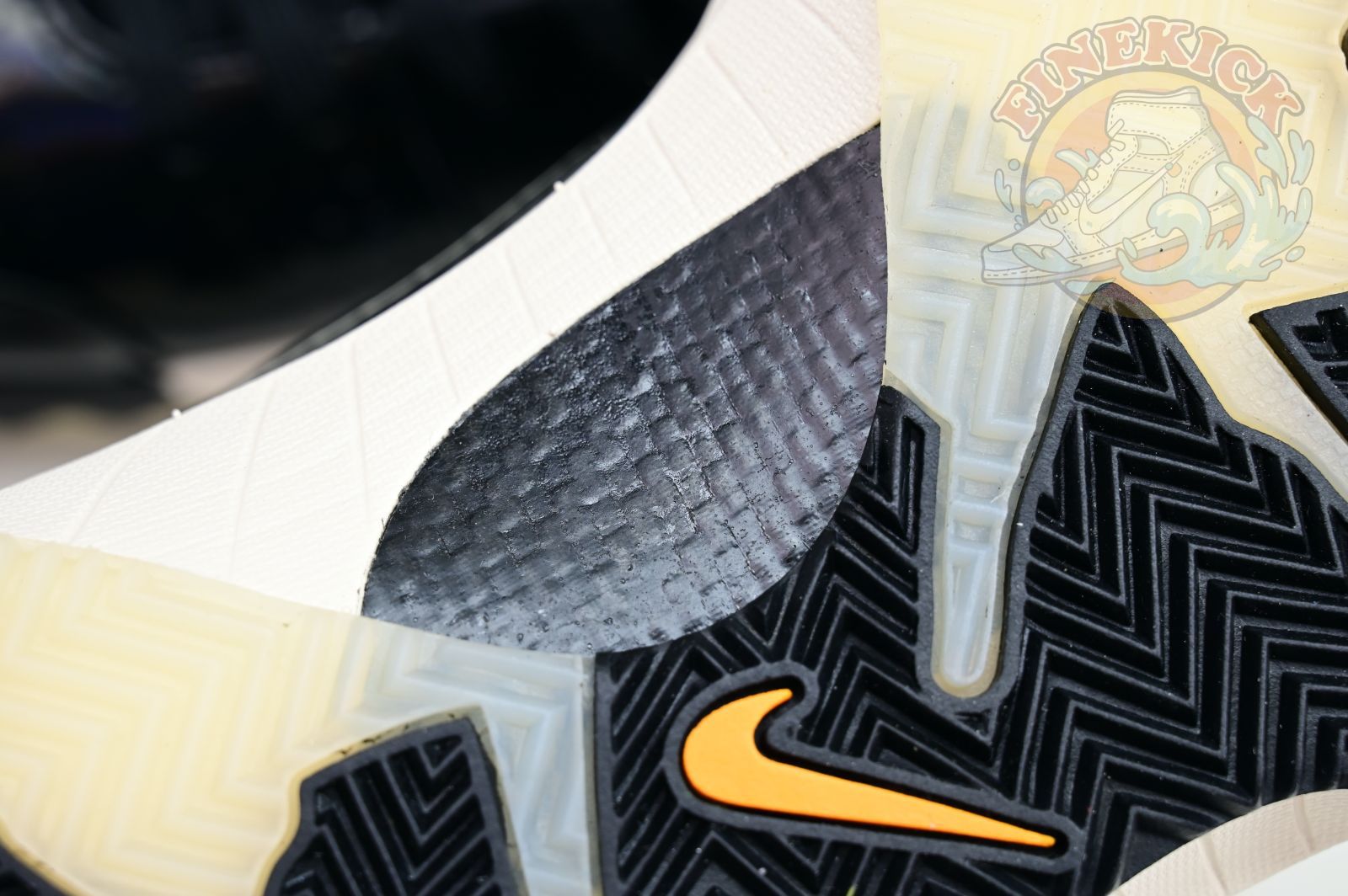 UNDEFEATED x Nike Zoom Kobe 4 Protro