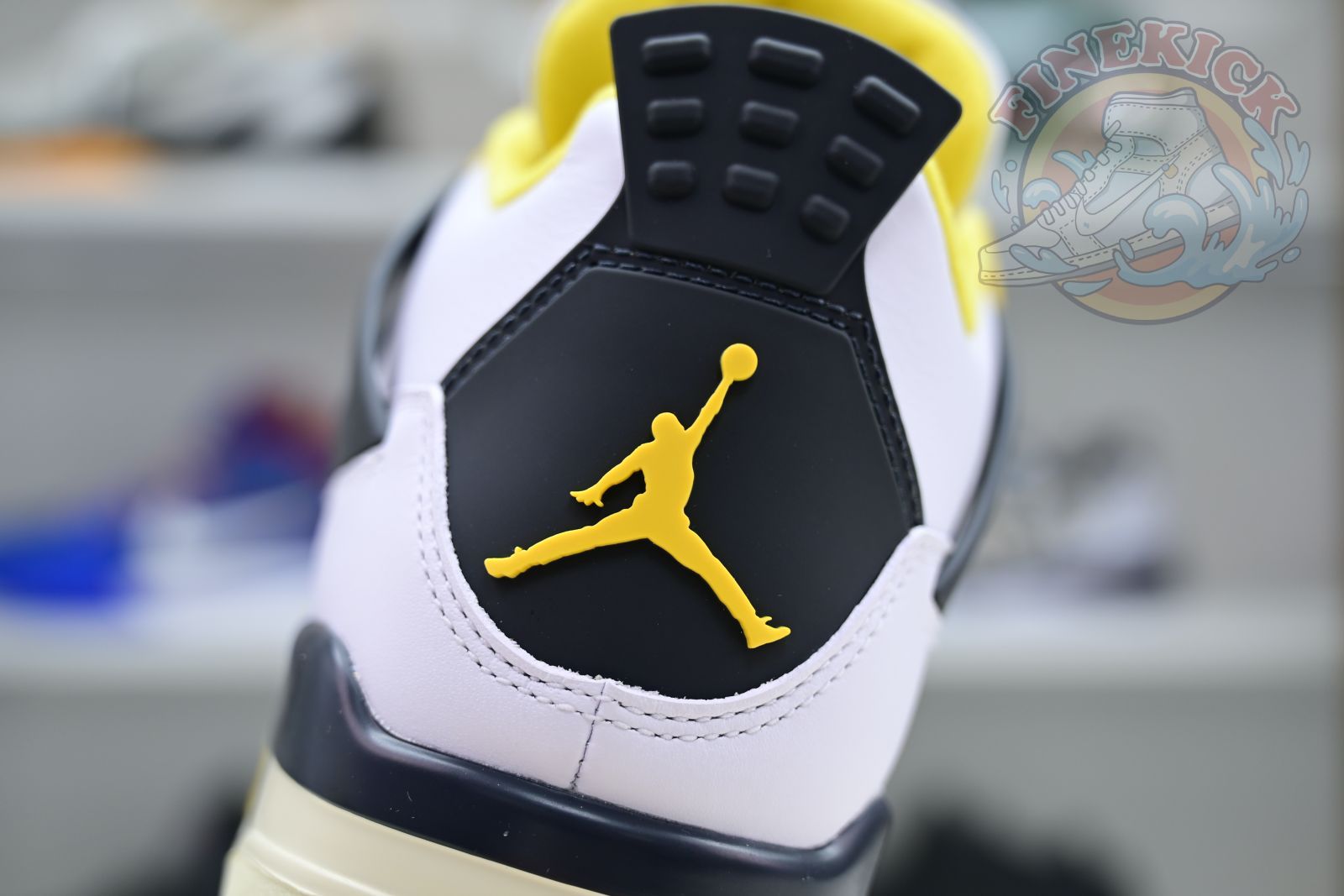 Air Jordan 4