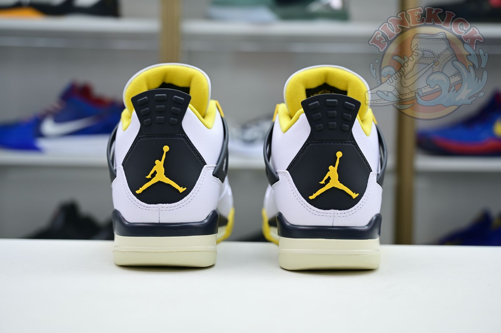 Air Jordan 4