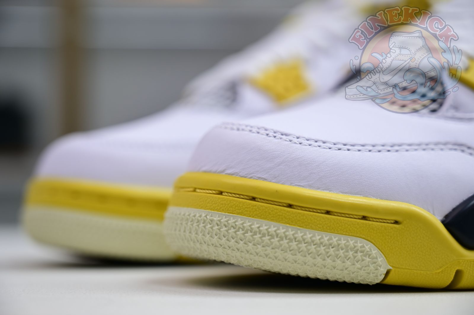 Air Jordan 4