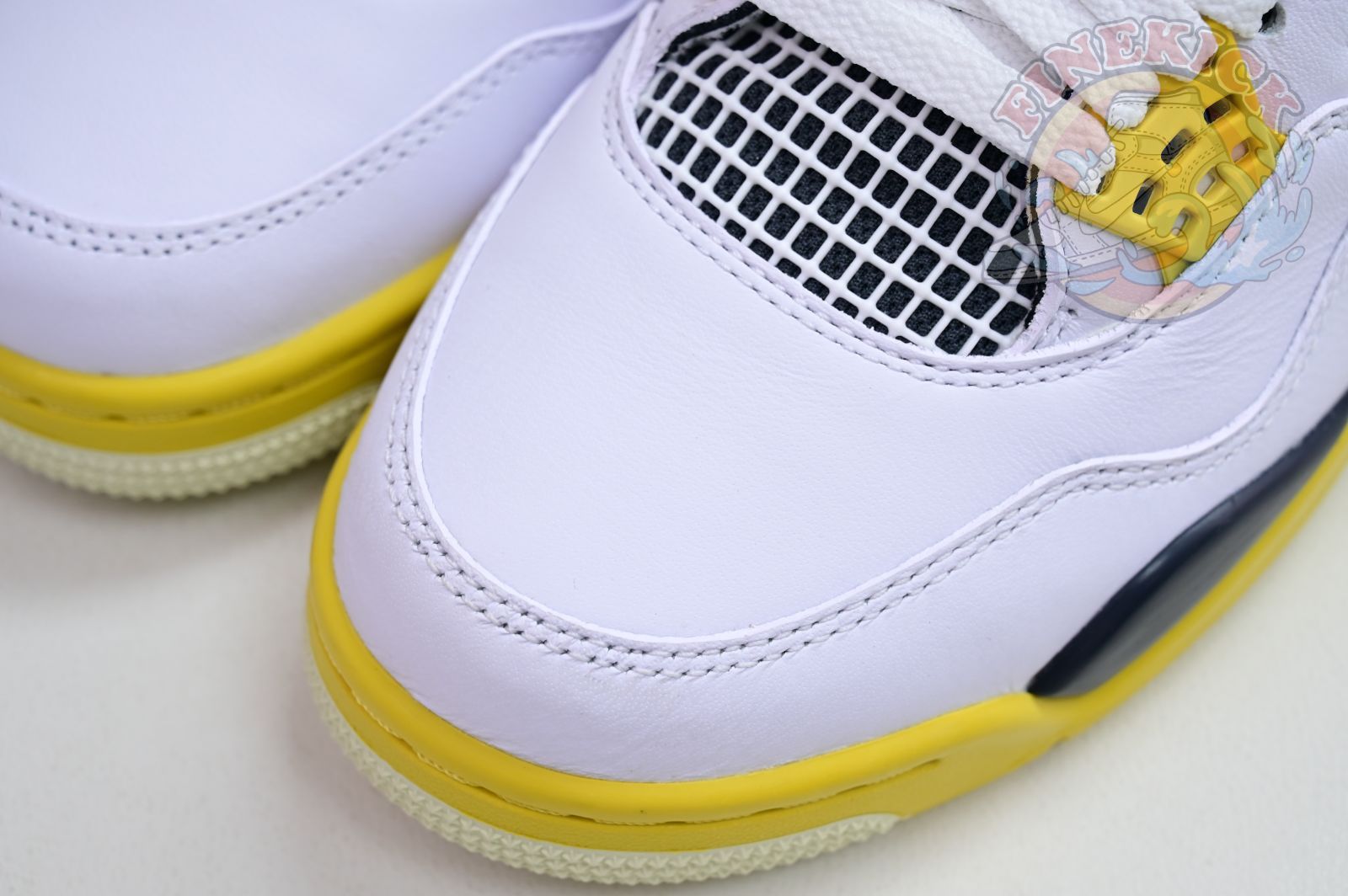 Air Jordan 4