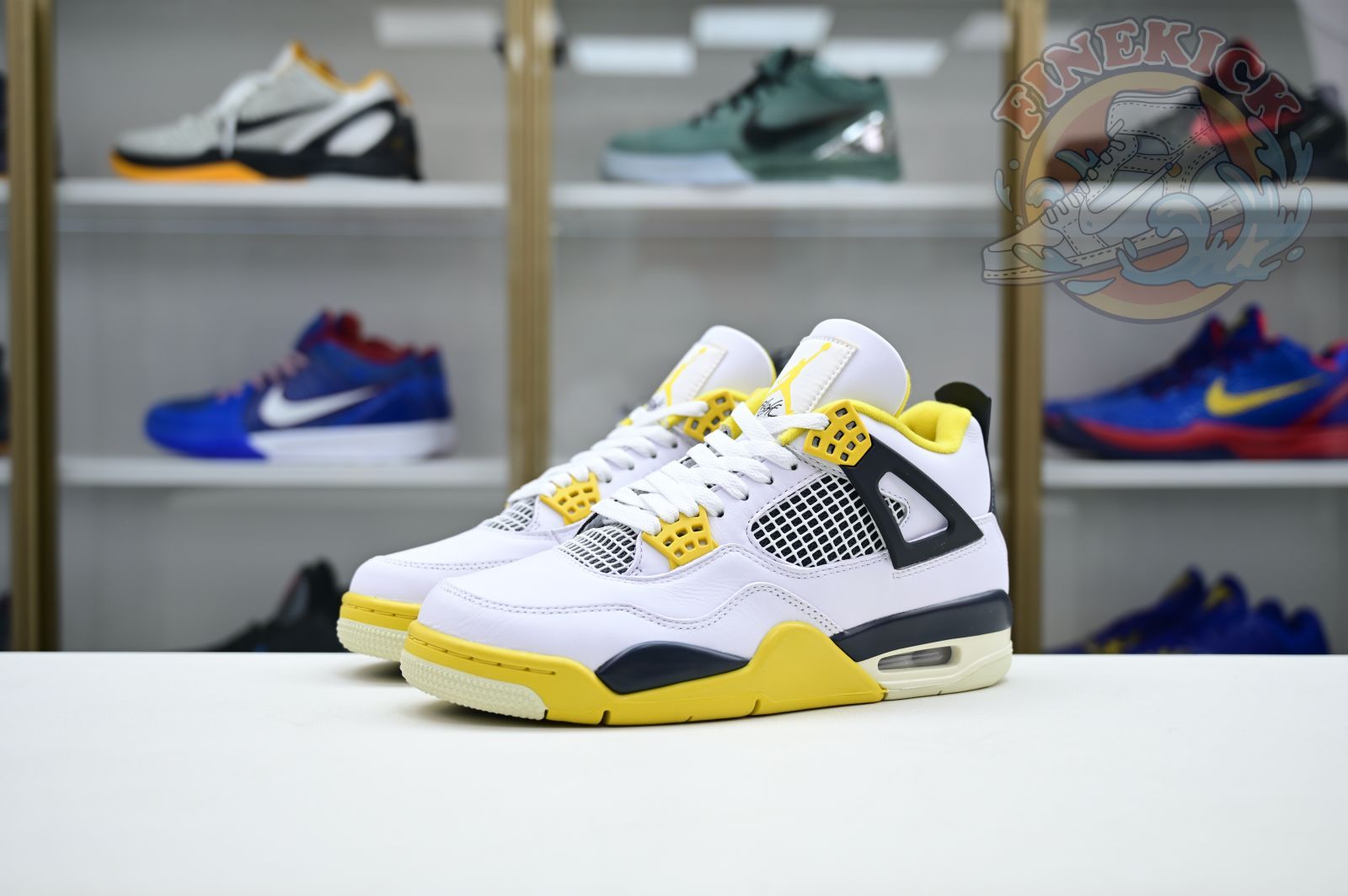 Air Jordan 4
