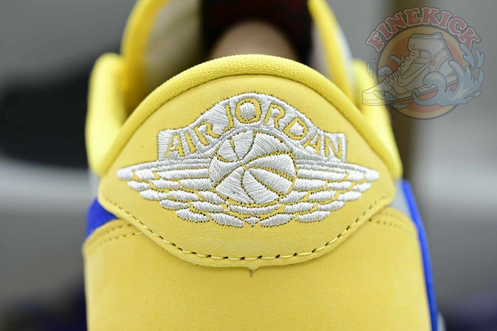 Travis Scott x Air Jordan 1Low Canary