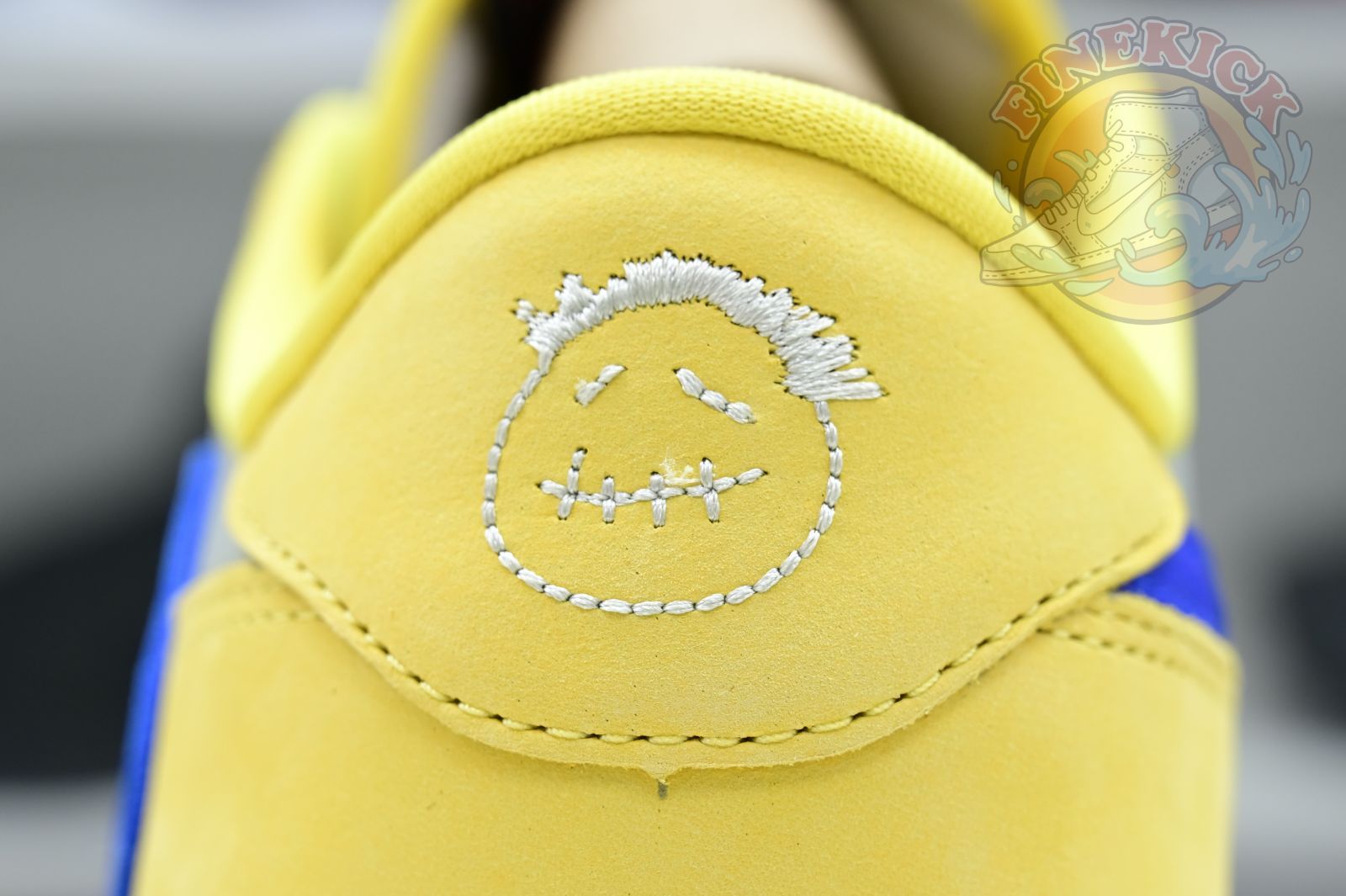 Travis Scott x Air Jordan 1Low Canary