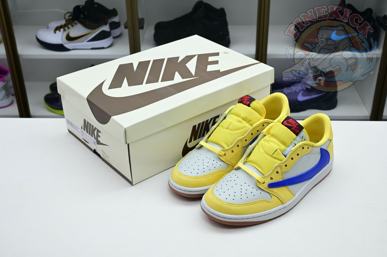 Travis Scott x Air Jordan 1Low Canary