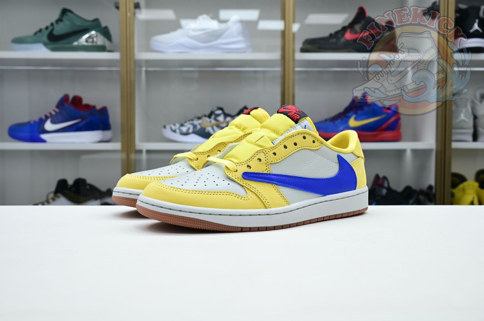 Travis Scott x Air Jordan 1Low Canary