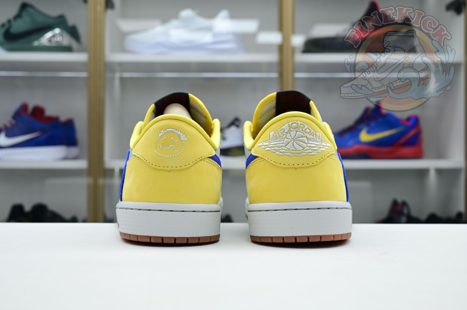Travis Scott x Air Jordan 1Low Canary
