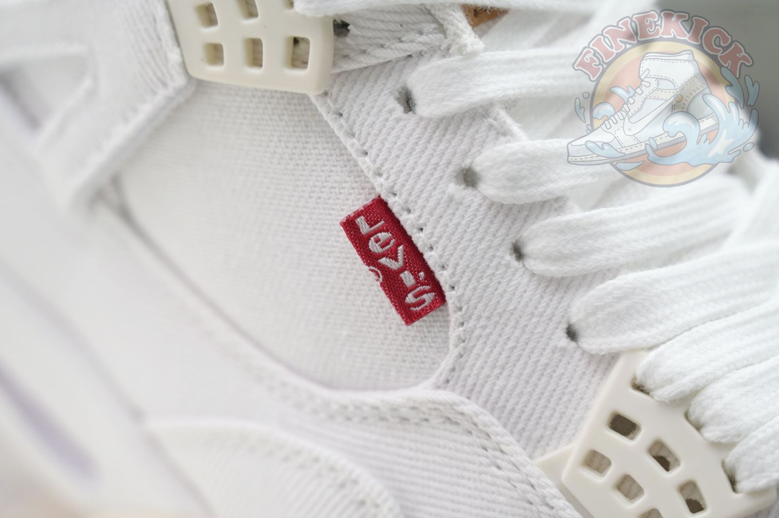 Air Jordan 4 levis white (levis tag)