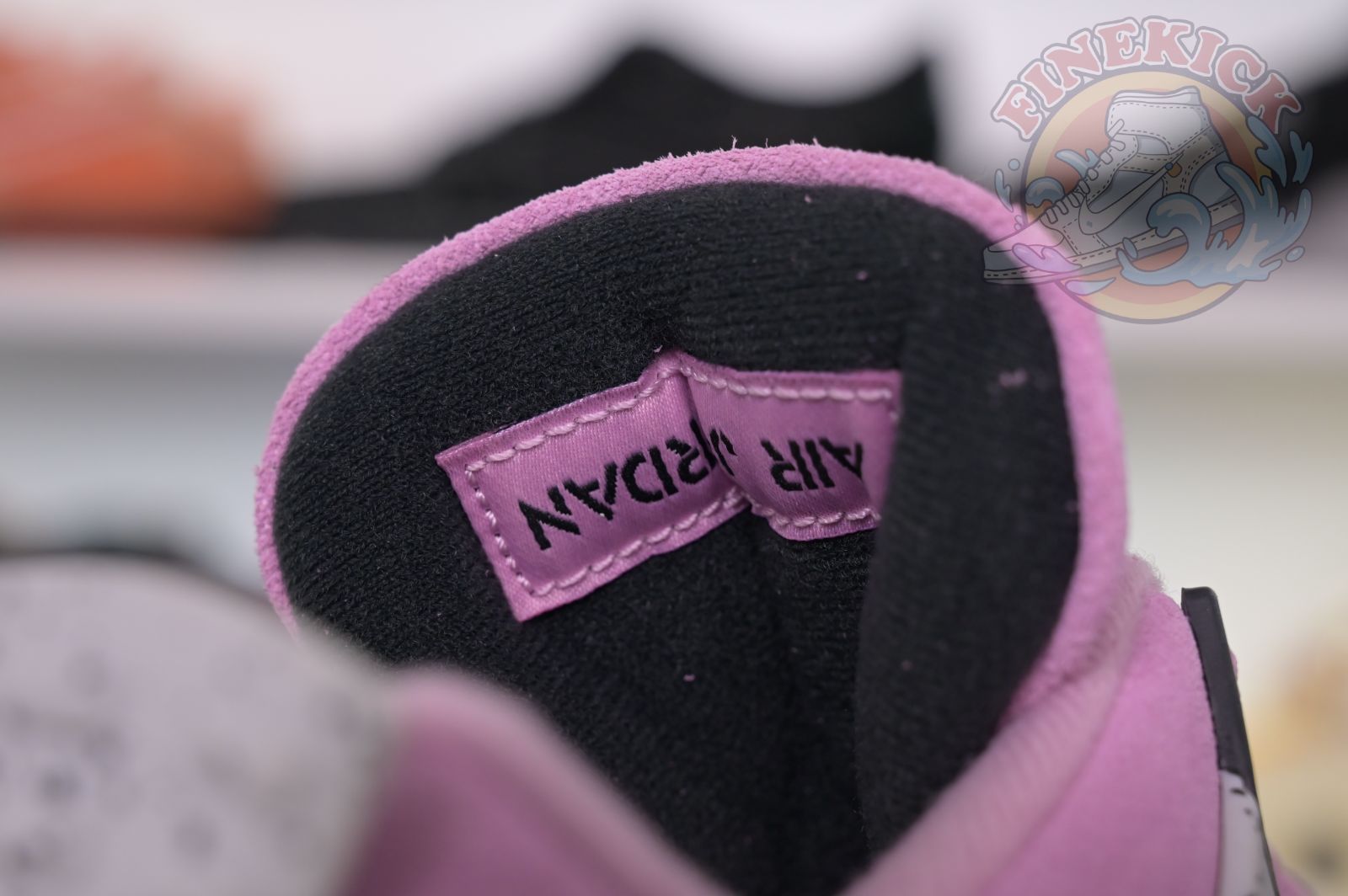 Air Jordan 4“Orchid”
