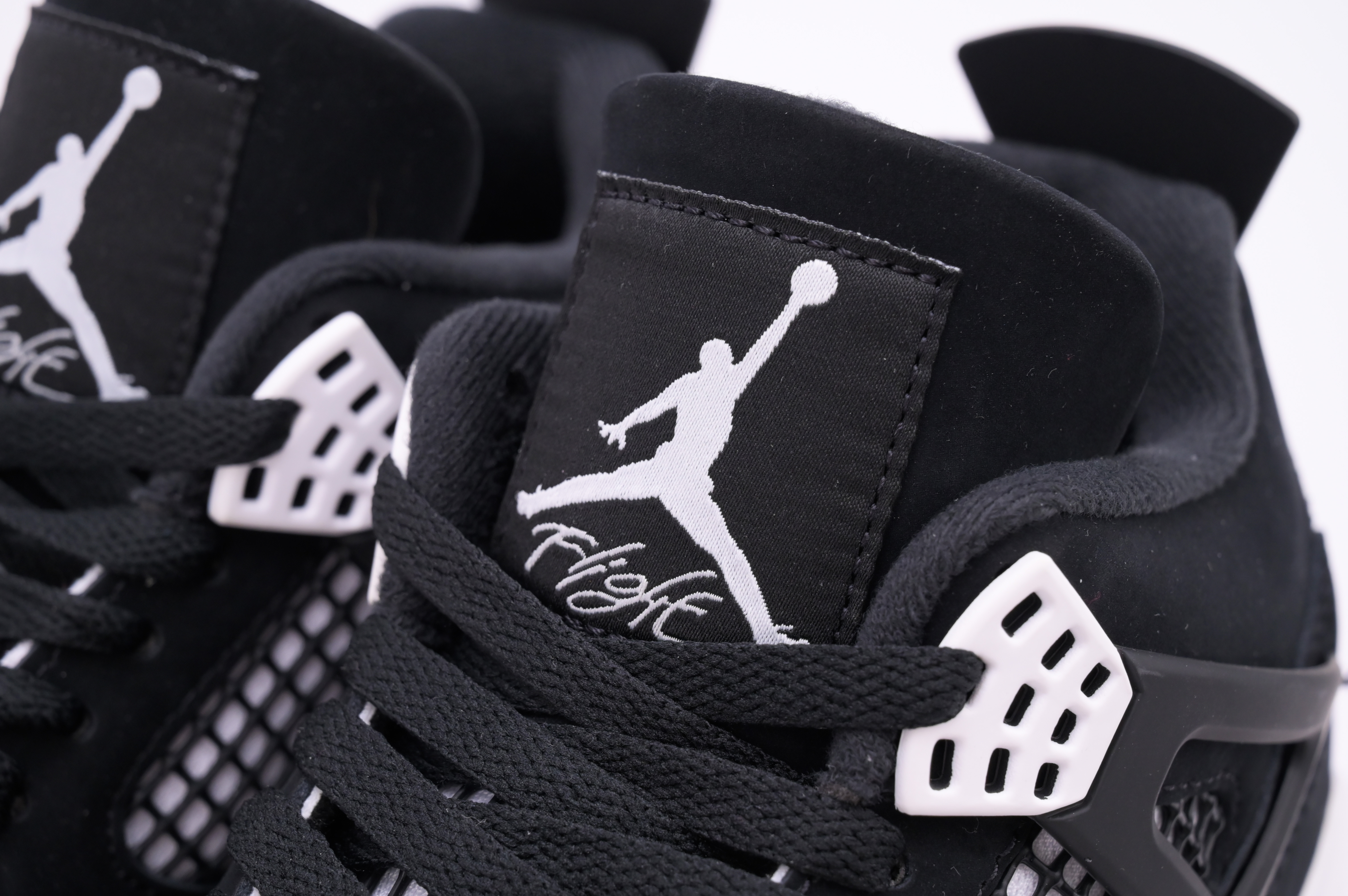Air Jordan 4 Retro
