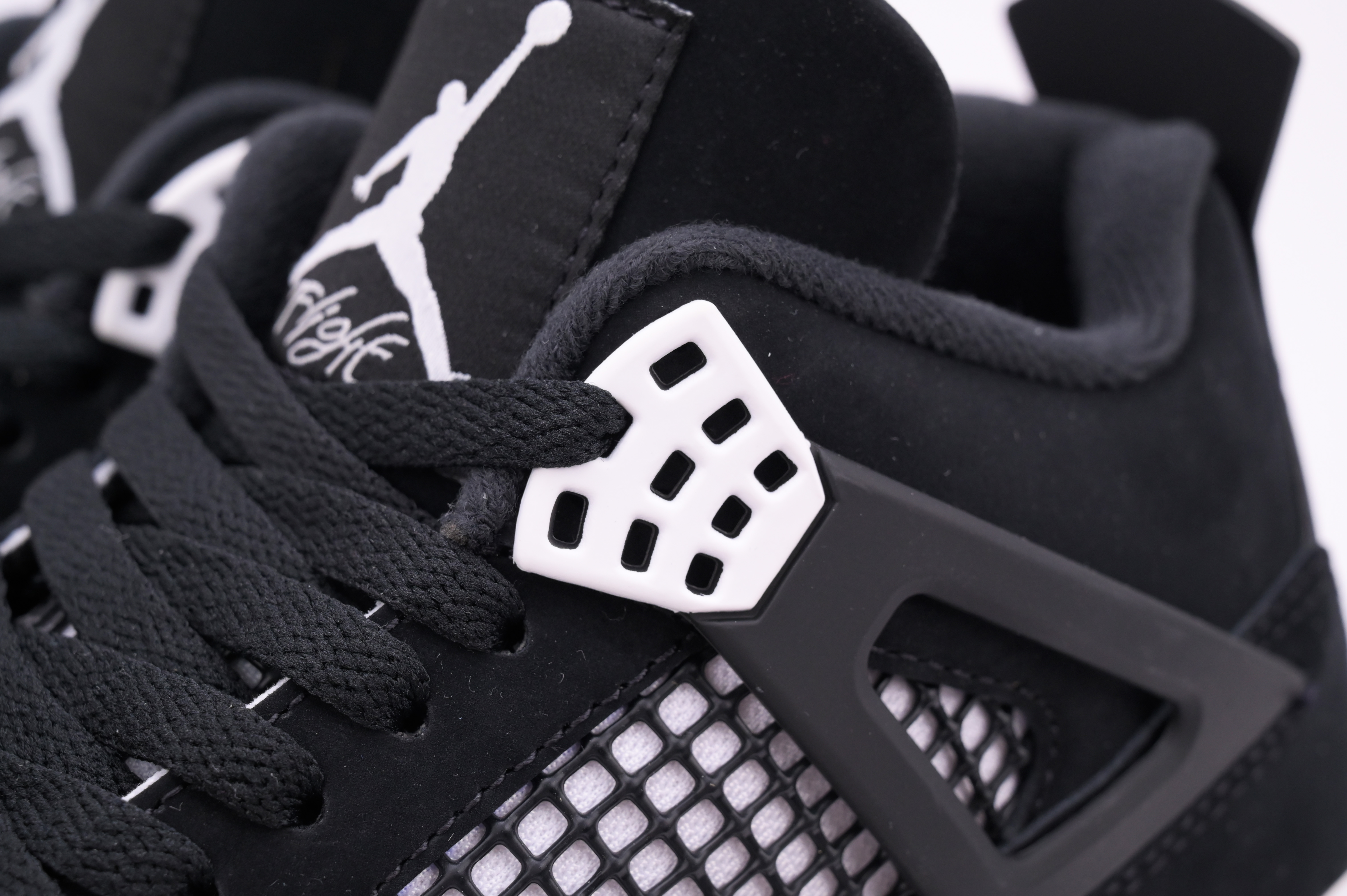 Air Jordan 4 Retro