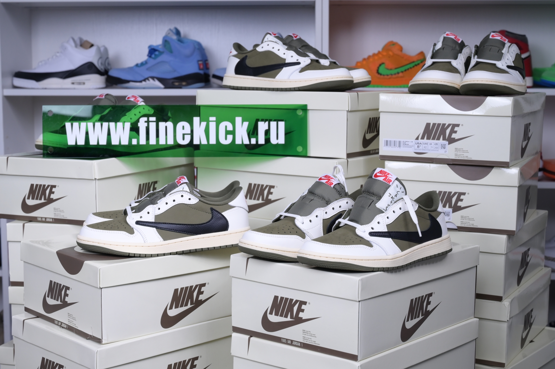 Travis Scott x Air Jordan 1 Low OG “Medium Olive”