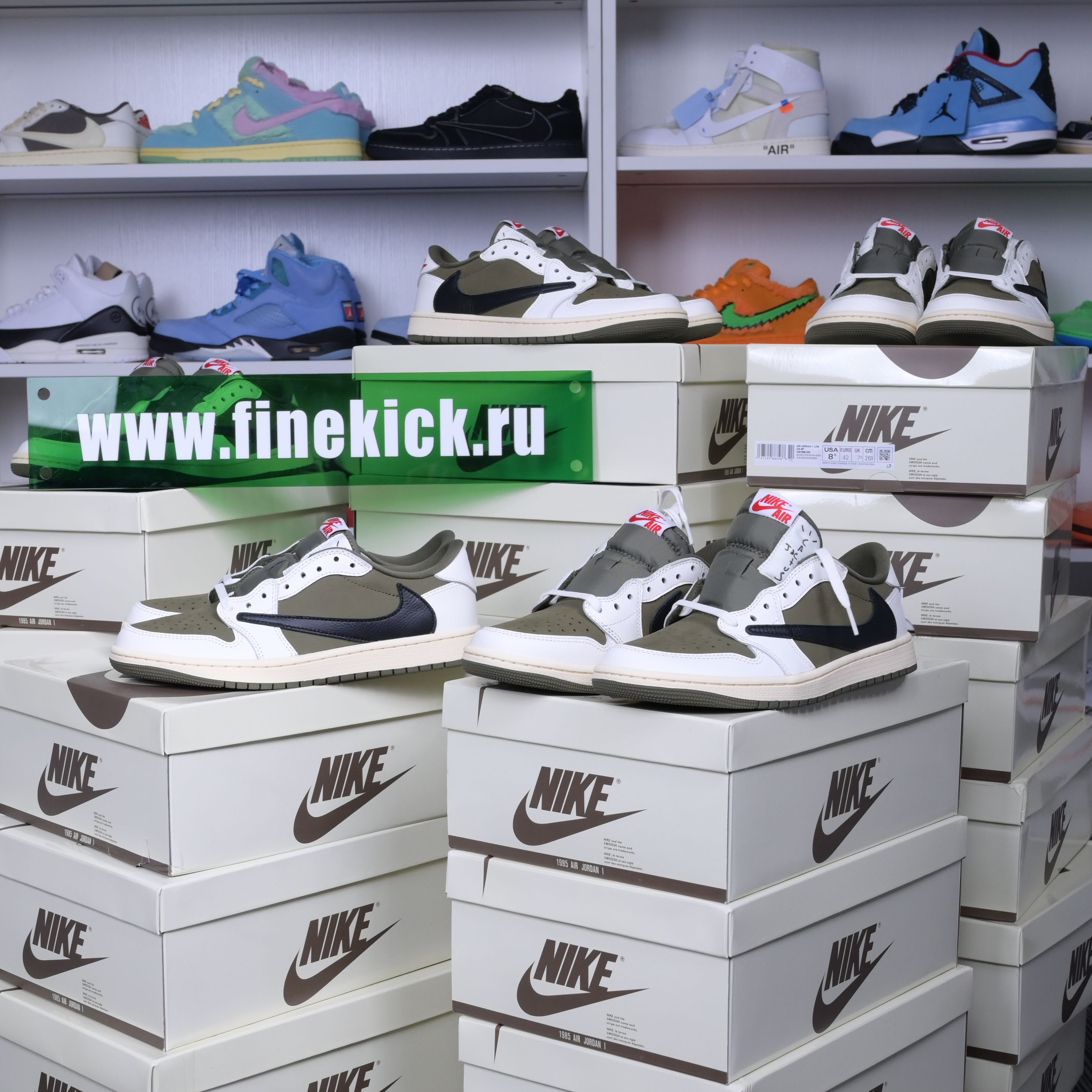 Travis Scott x Air Jordan 1 Low OG “Medium Olive”