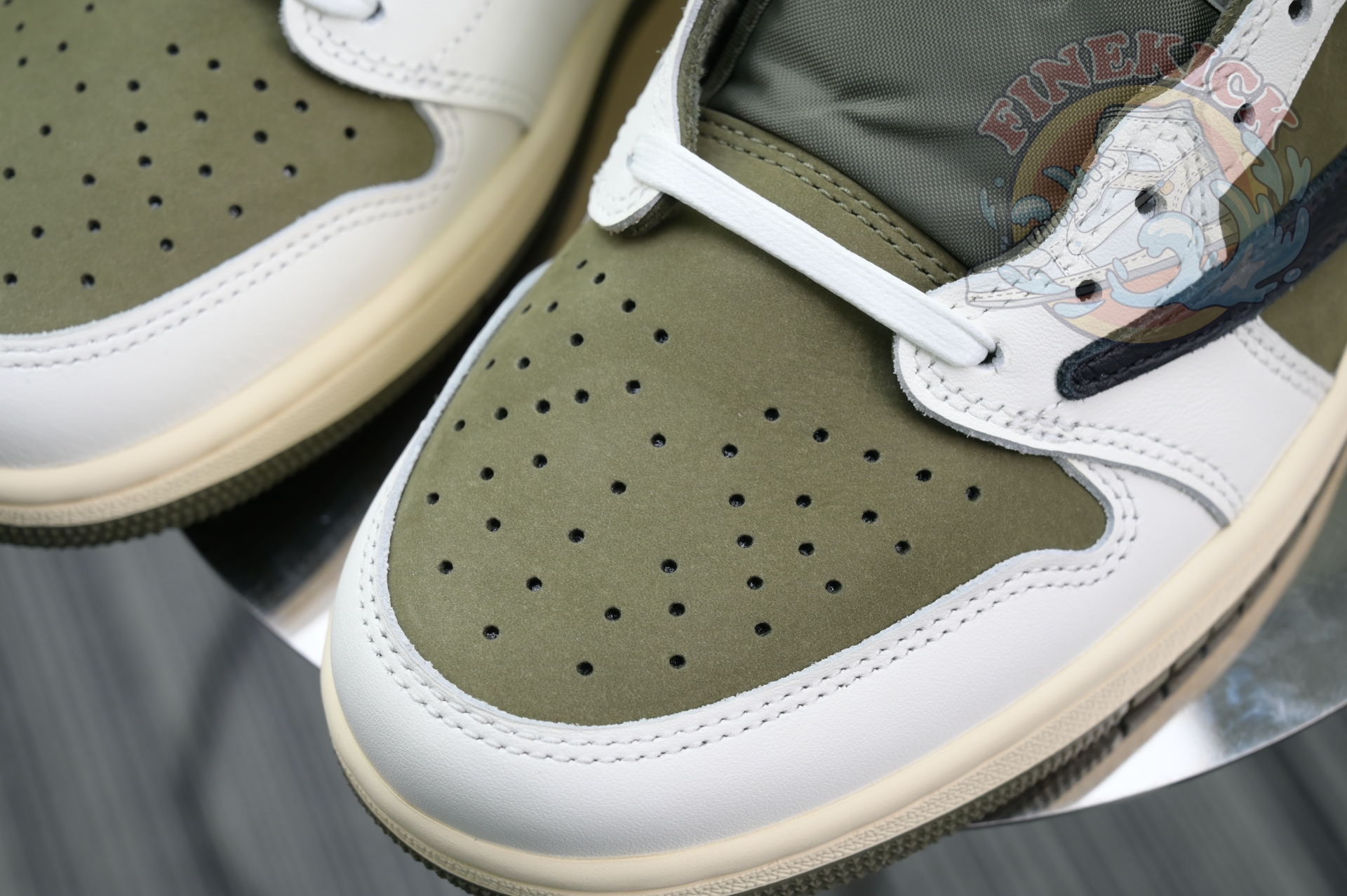 Travis Scott x Air Jordan 1 Low OG “Medium Olive”